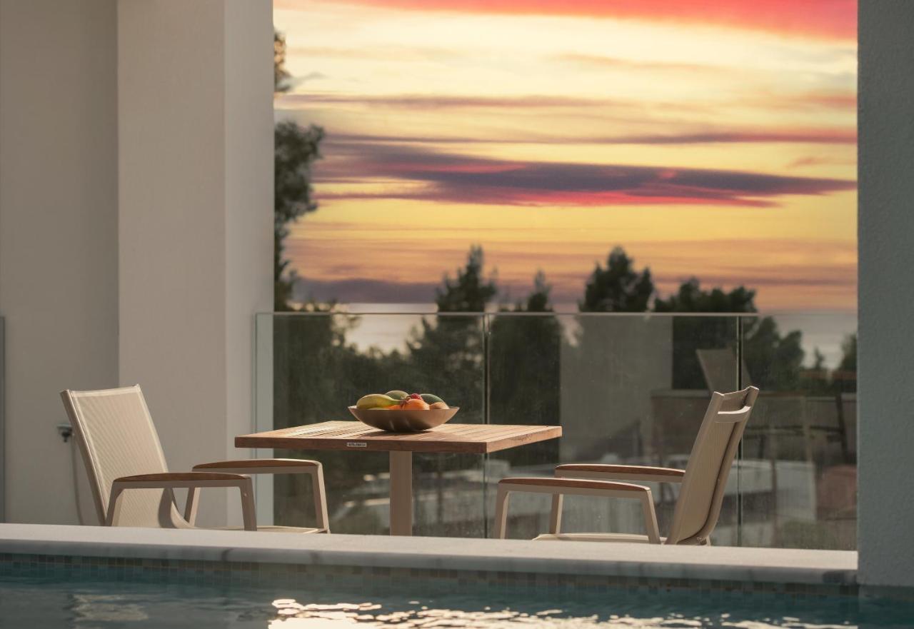 Nikiti Botanic Pool Suites Ngoại thất bức ảnh