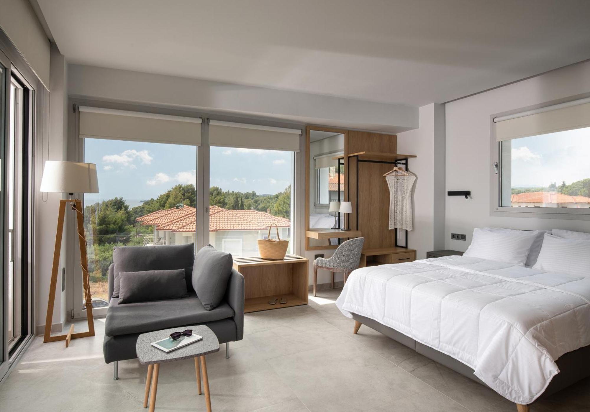 Nikiti Botanic Pool Suites Ngoại thất bức ảnh